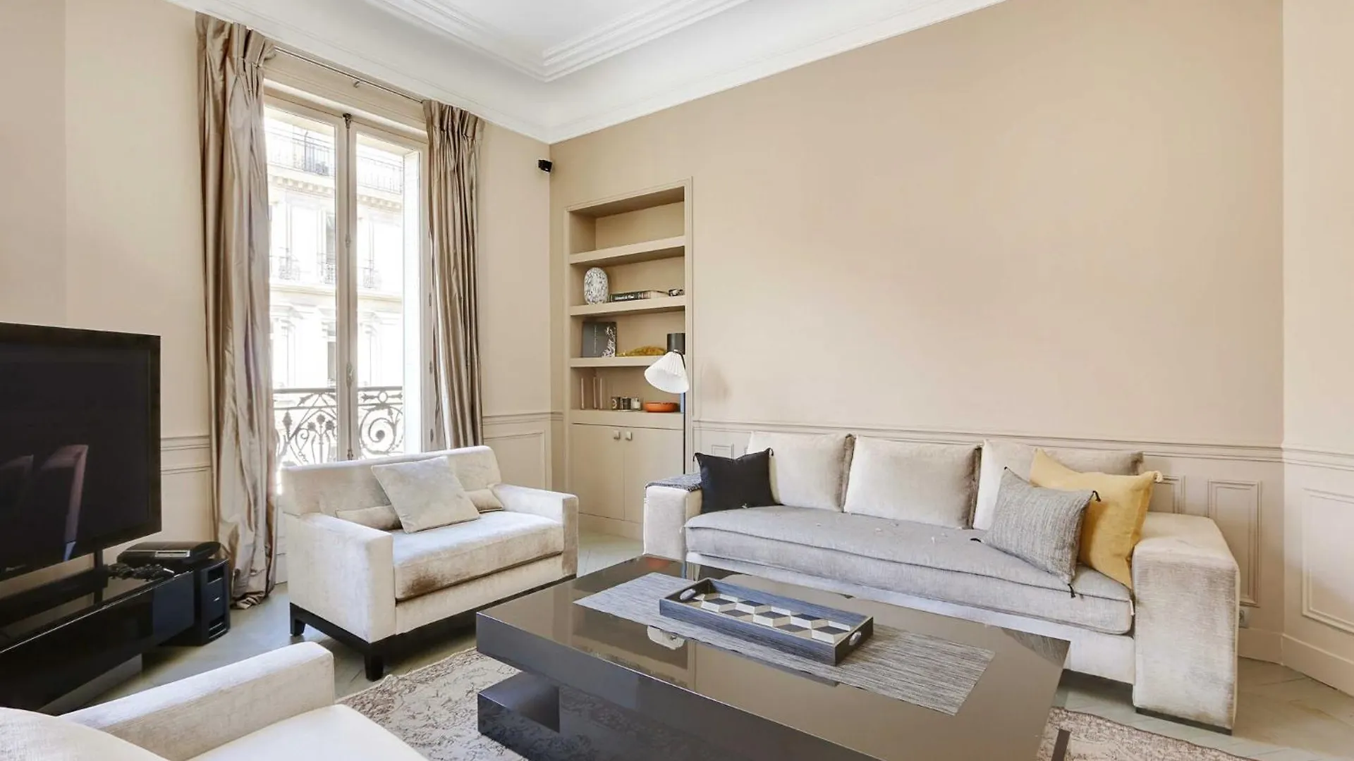 Elegant Aprt- 2Bdr 4P Close To The Champs Elysees Paris France