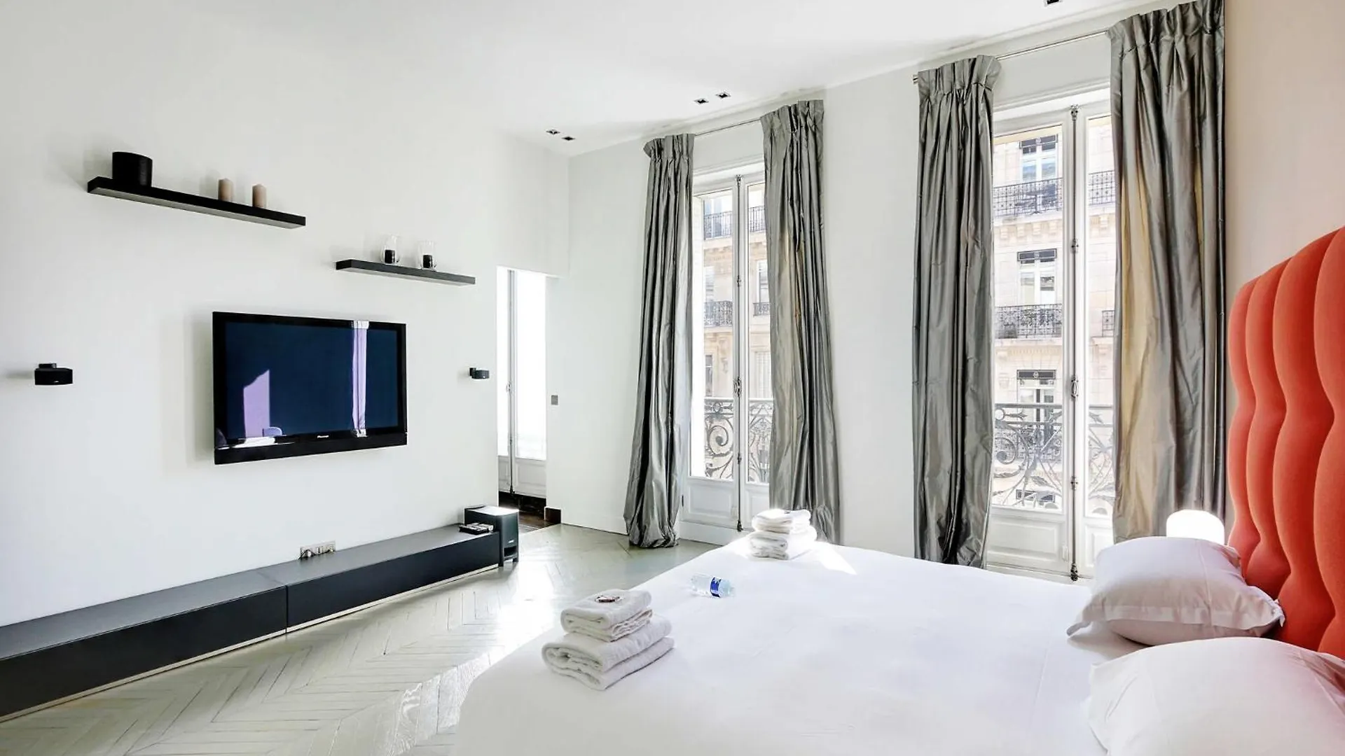 Elegant Aprt- 2Bdr 4P Close To The Champs Elysees Paris Apartment